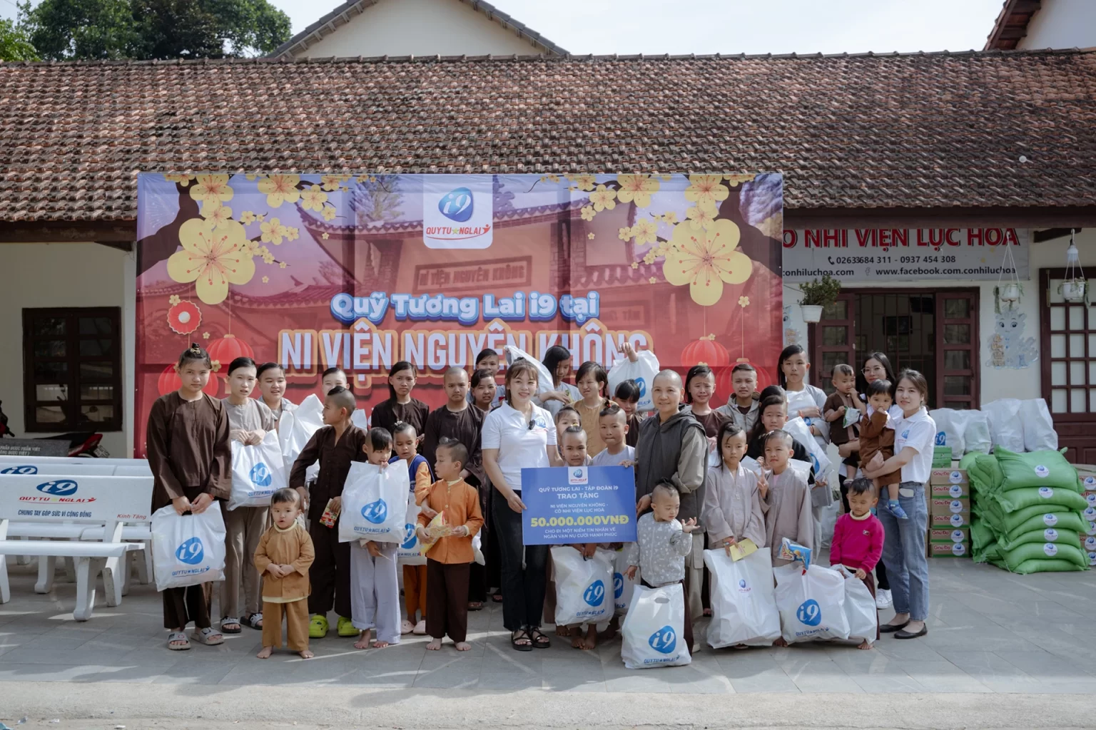 Hình ảnh tổng quan về SV388 Casino và các câu hỏi thường gặp, với biểu tượng cờ bạc trực tuyến