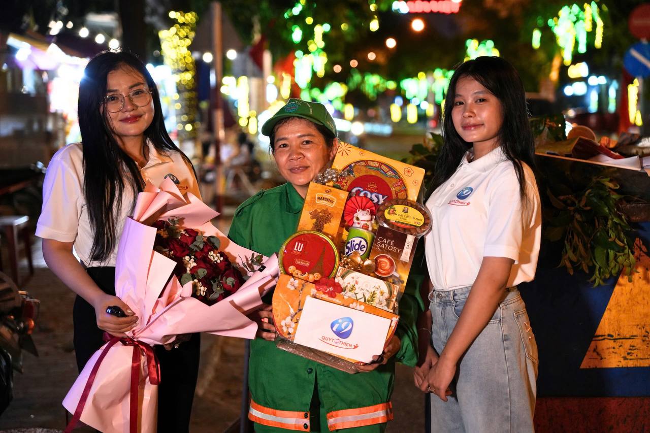 Biểu tượng điện thoại đường dây nóng hỗ trợ khách hàng sv388 casino.